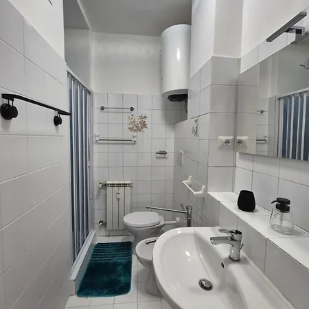 Apartment Spinaceto Modern Home, Eur *