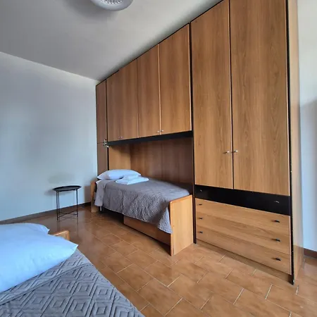 Spinaceto Modern Home, Eur Apartment